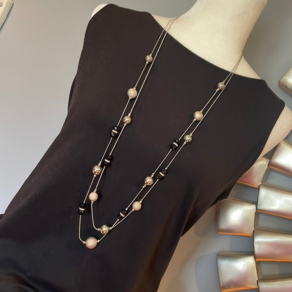 ❌SOLD❌EUC- Bundle of 3 necklaces all silver tone costume designs - Picture 3 of 9